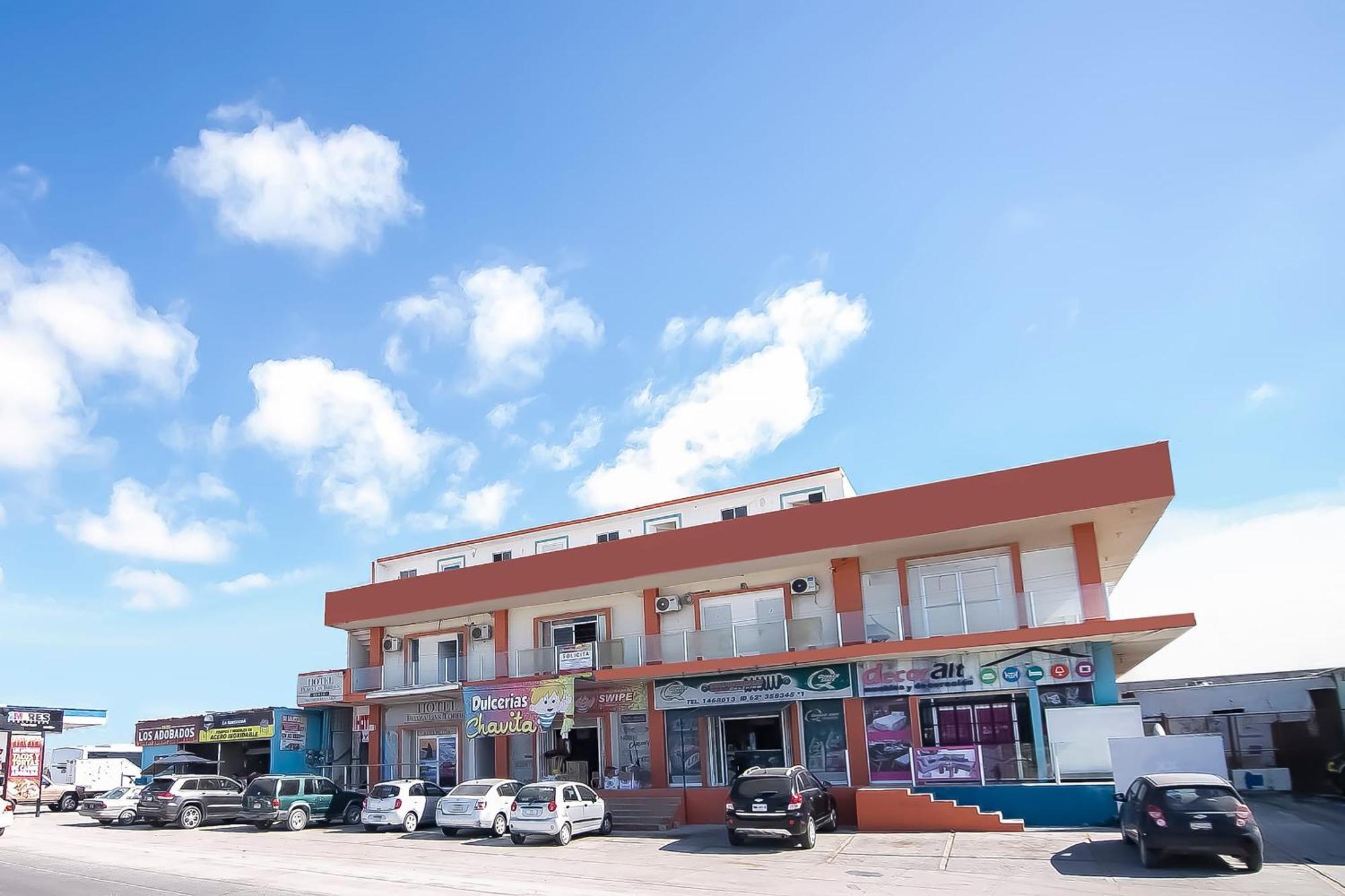 Oyo Hotel Plaza Las Torres, Кабо Сан Лукас Екстериор снимка